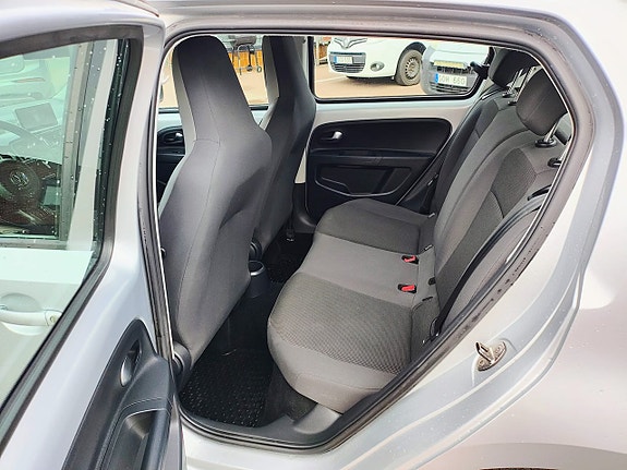 Volkswagen UP! 11 of 14