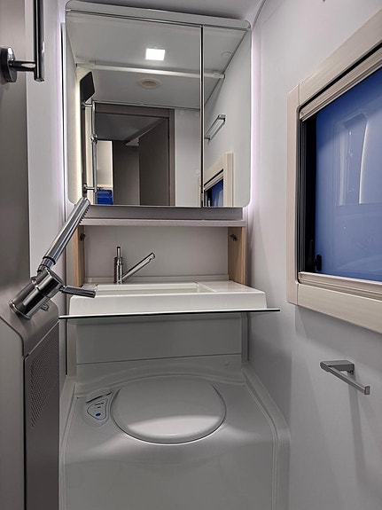 Adria ALPINA 583 LP 9 of 16