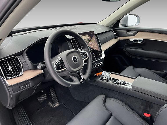 Volvo XC90 11 of 20