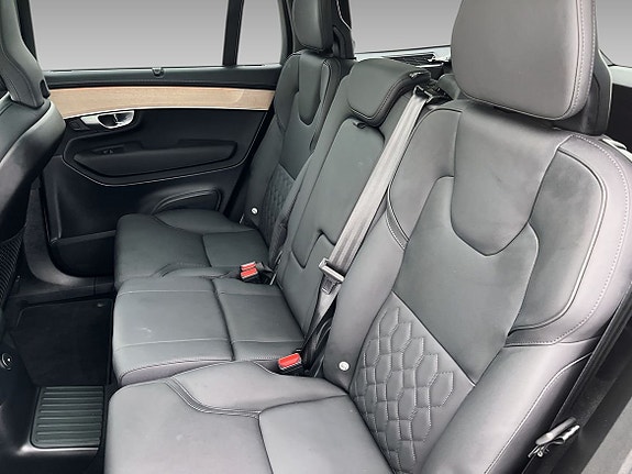 Volvo XC90 12 of 20