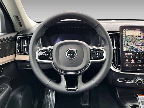Volvo XC90 15 of 20