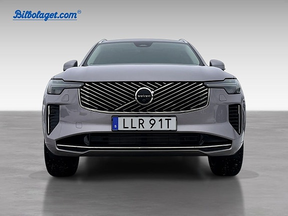 Volvo XC90 2 of 5