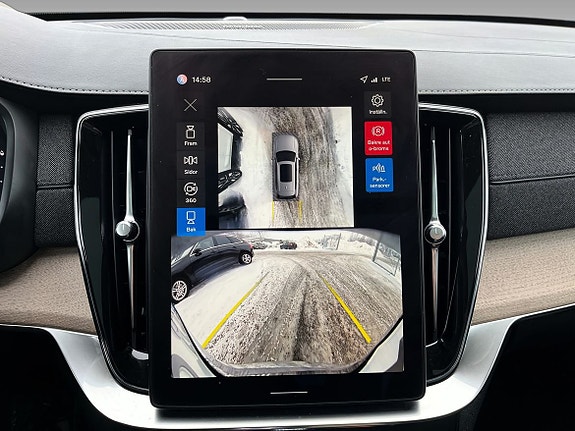 Volvo XC90 18 of 20