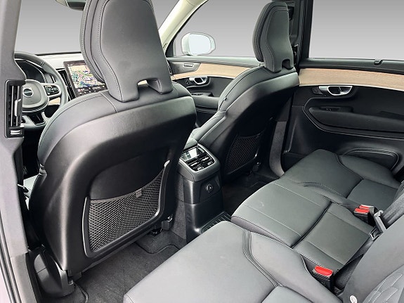 Volvo XC90 13 of 20