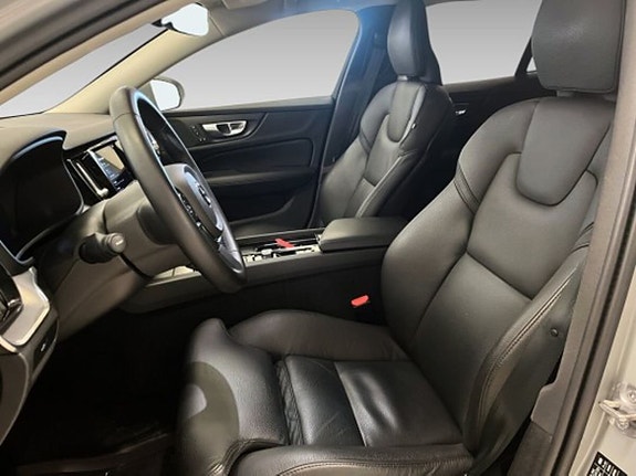 Volvo V60 Cross Country 9 of 15
