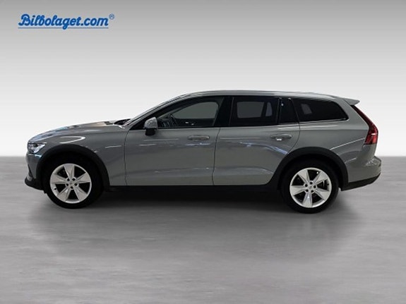 Volvo V60 Cross Country 7 of 15