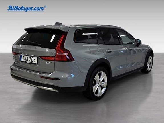 Volvo V60 Cross Country 5 of 16