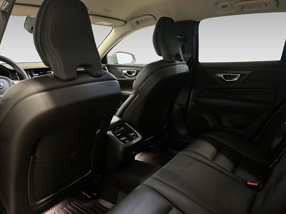 Volvo V60 Cross Country 12 of 15