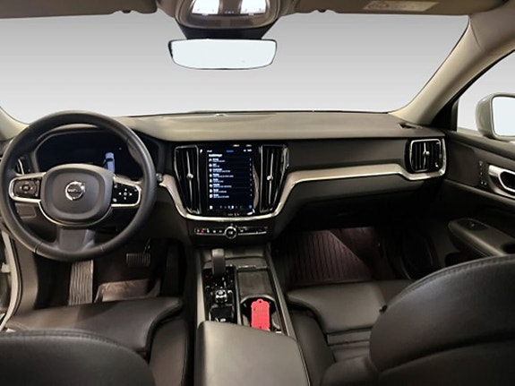Volvo V60 Cross Country 13 of 15