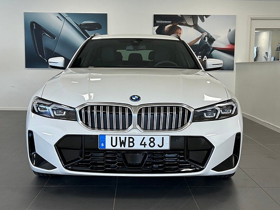 BMW 330e 5 of 5