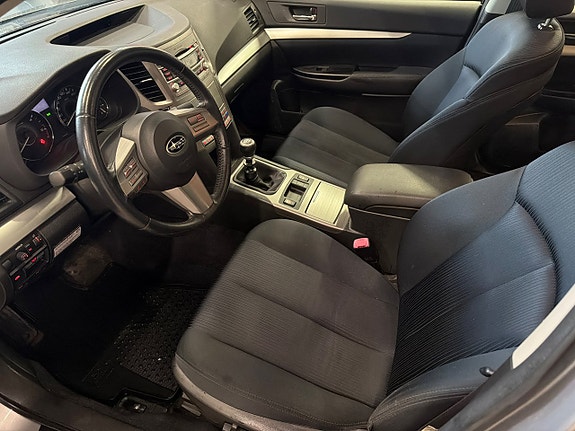 Subaru Legacy 10 of 10
