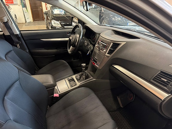 Subaru Legacy 8 of 10