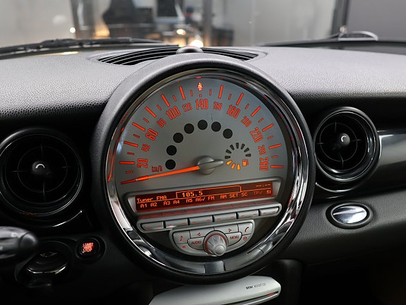 MINI Cooper S 13 of 21