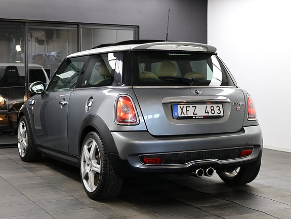 MINI Cooper S 7 of 21