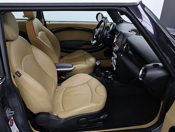 MINI Cooper S 19 of 21
