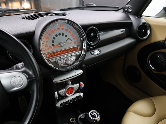 MINI Cooper S 11 of 21