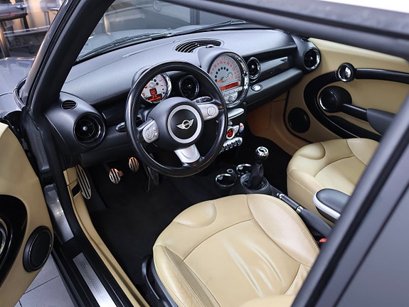 MINI Cooper S 8 of 21