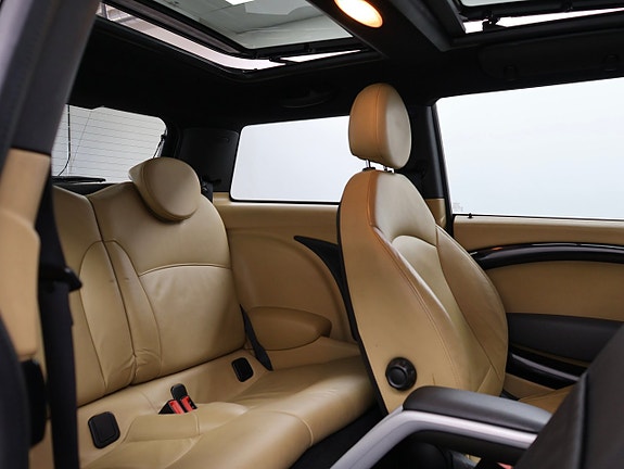 MINI Cooper S 17 of 21