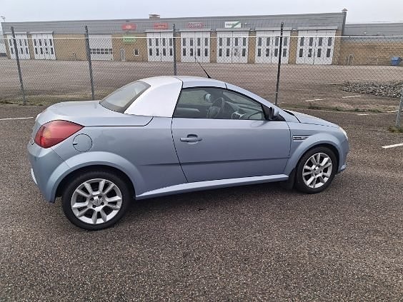 Opel Tigra 2 of 3