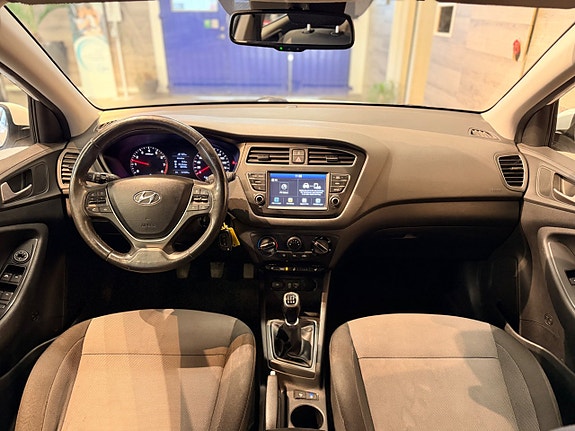 Hyundai i20 11 of 30