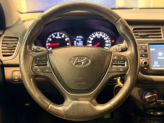 Hyundai i20 13 of 30