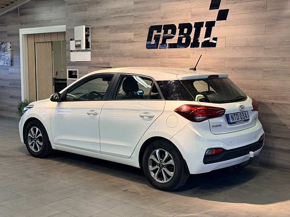 Hyundai i20 3 of 5