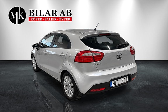 Kia Rio 6 of 10