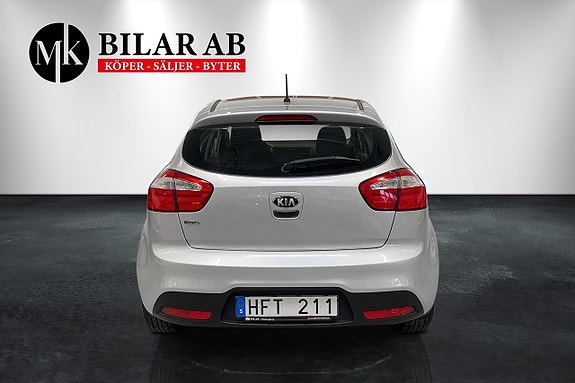 Kia Rio 4 of 10