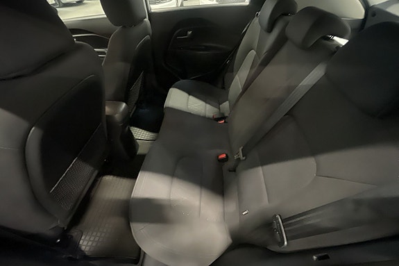 Kia Rio 9 of 10