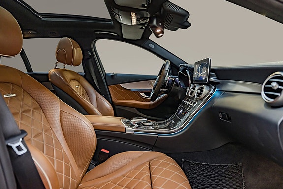 Mercedes-Benz AMG C63 S 18 of 30
