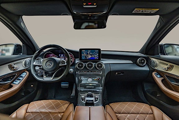Mercedes-Benz AMG C63 S 21 of 30
