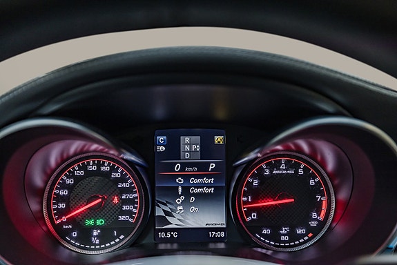 Mercedes-Benz AMG C63 S 29 of 30