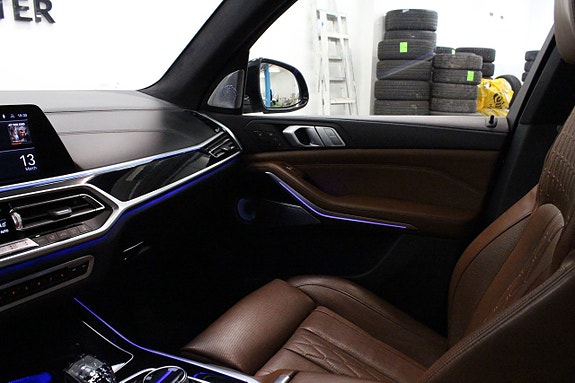 BMW X7 27 of 30