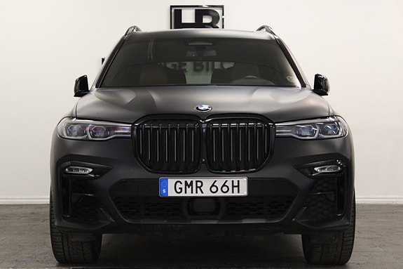 BMW X7 2 of 30