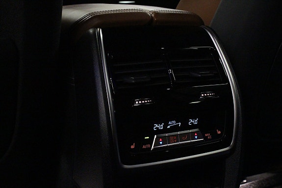 BMW X7 28 of 30