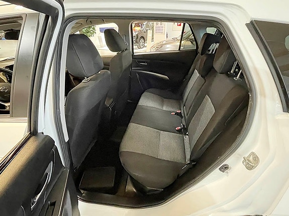 Suzuki S-Cross 5 of 7