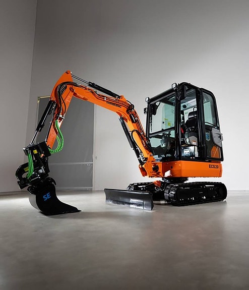 VÅRKAMPANJ Lonking ECX20 med tiltrotator och grävpaket 2 of 10