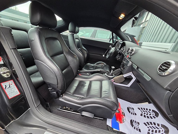 Audi TT 9 of 14