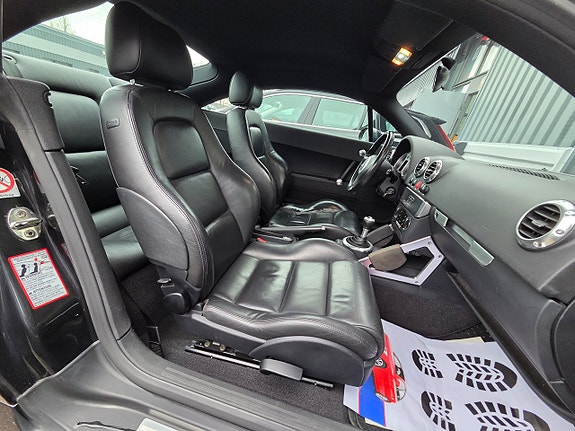 Audi TT 10 of 14