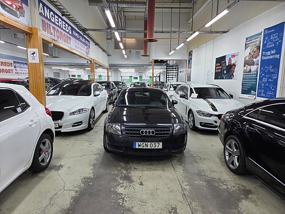 Audi TT 3 of 5