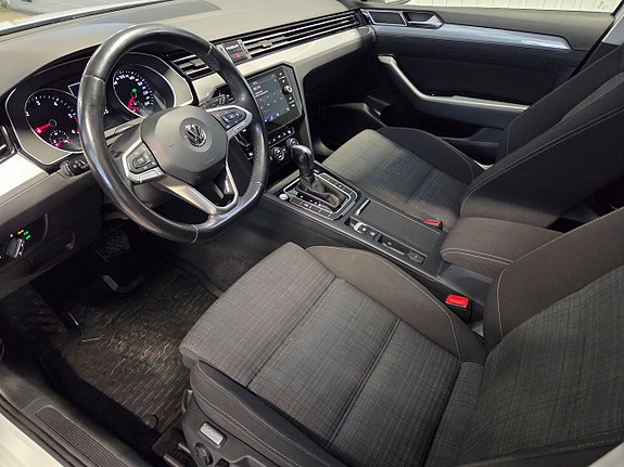 Volkswagen Passat 8 of 17