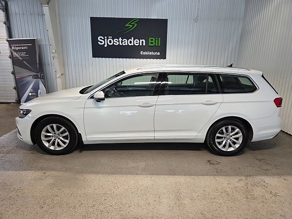 Volkswagen Passat 2 of 5