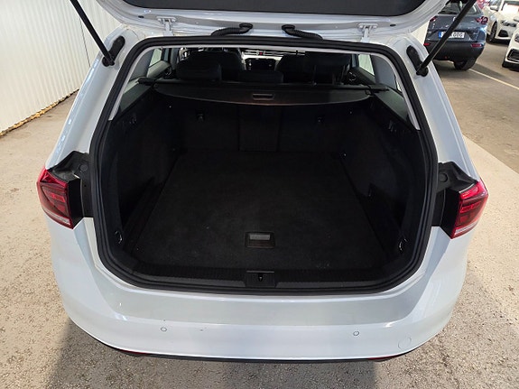 Volkswagen Passat 17 of 17