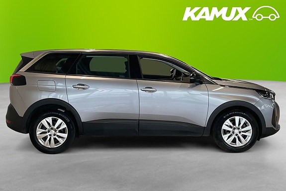 Peugeot 5008 2 of 5