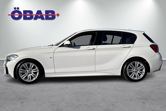 BMW 118i 4 of 5