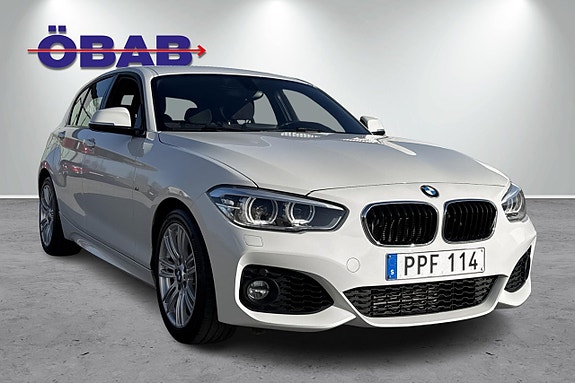 BMW 118i 3 of 5