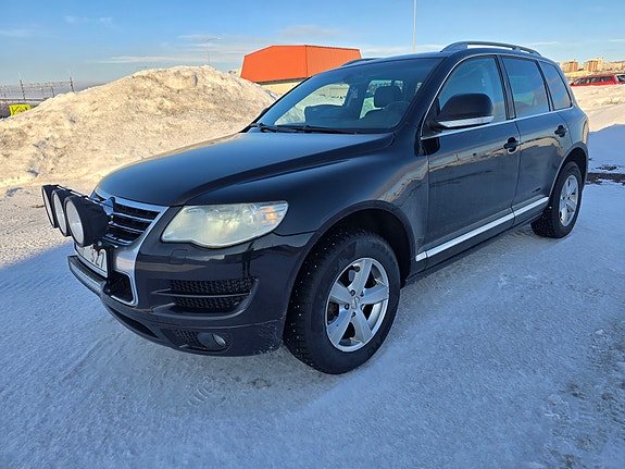 Volkswagen Touareg 2 of 7