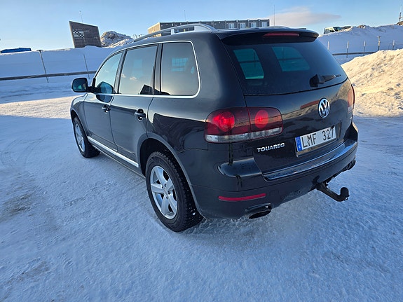 Volkswagen Touareg 3 of 7