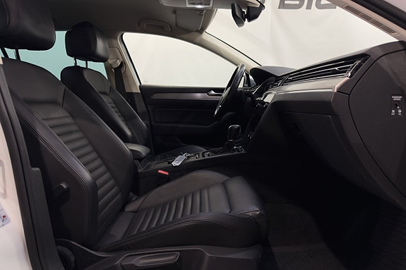 Volkswagen Passat Alltrack 20 of 23