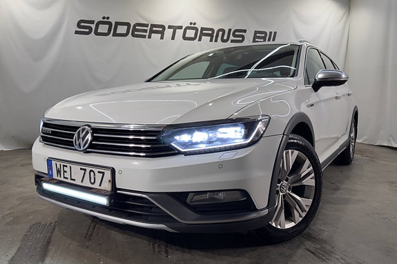 Volkswagen Passat Alltrack 2 of 5